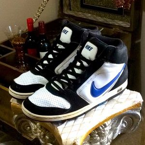 Nike’s..accepting offers